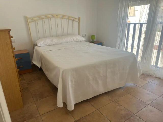 Apartamento con balcón en alquiler en Calle Marín