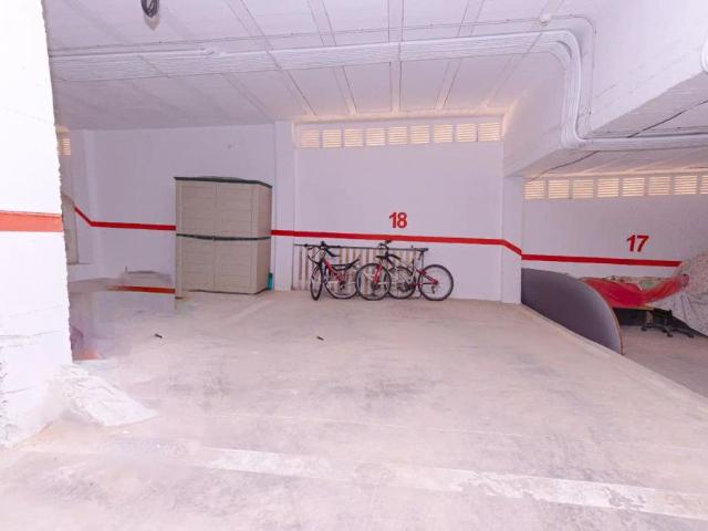 Apartamento con balcón en alquiler en Calle JAEN 1
