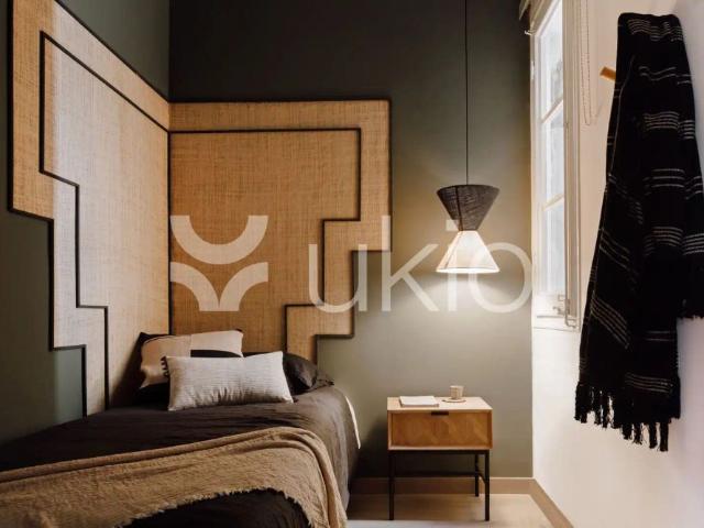 Apartamento con balcón en alquiler en Carrer del Comte Borrell