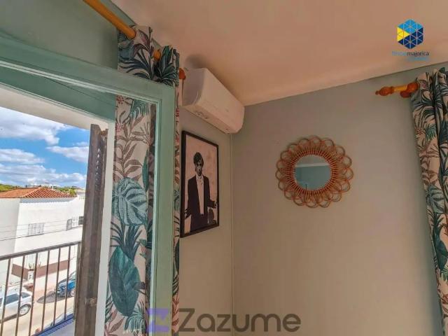 Apartamento con balcón en alquiler en Carrer del Corb Marí