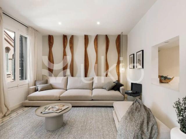 Apartamento con balcón en alquiler en Carrer dels Madrazo