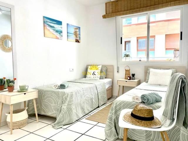 Apartamento con balcón en alquiler en Playa de los Locos