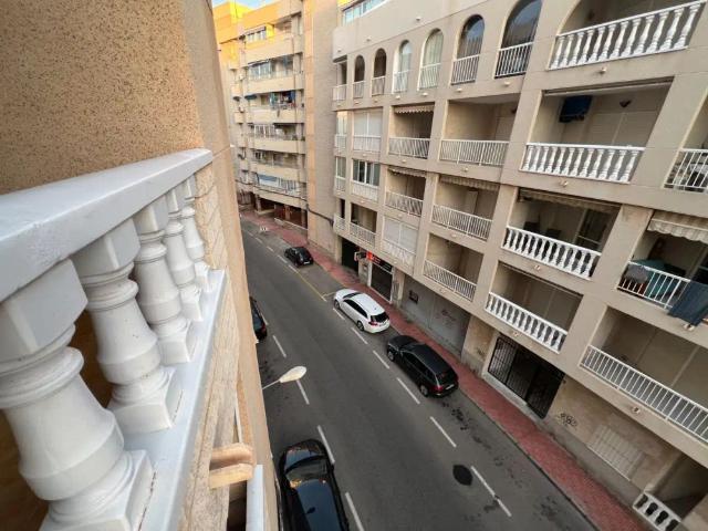 Apartamento con balcón en alquiler en Playa de los Locos