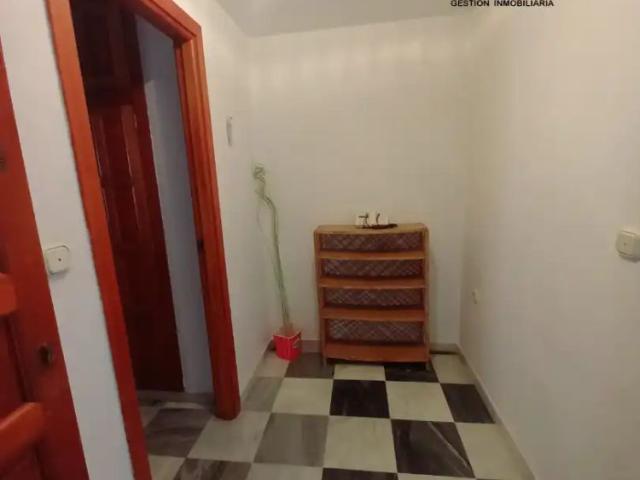 Apartamento con balcón en alquiler en Plaza de los Lobos