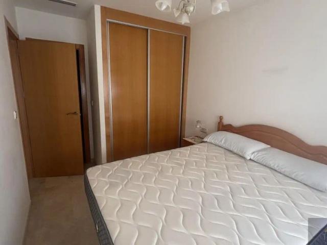 Apartamento con balcón en alquiler en Sierra de los Villares 75