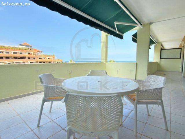 Apartamento con garaje privado y espectaculares vistas al mar y al Teide