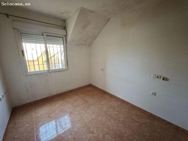 ¡APARTAMENTO CON GRAN TERRAZA Y PISCINA EN ARENALES DEL SOL!