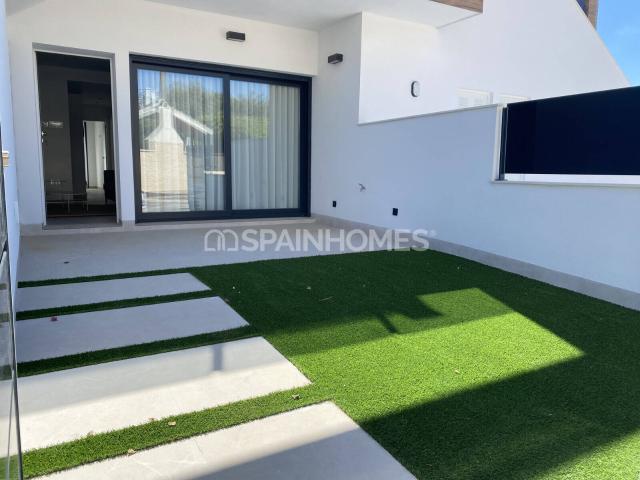 Apartamento con jardín cerca de la playa en San Pedro