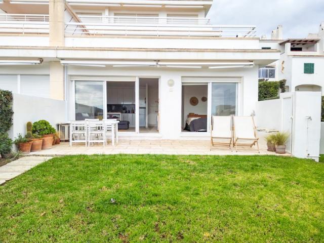 Apartamento con jardín y vistas al mar en Coves Noves