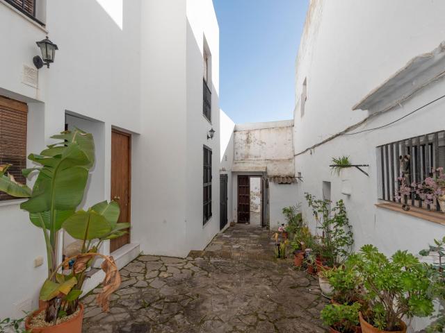 Apartamento con licencia turística, reformado con patio privado en Casco antiguo Vejer de la Frontera