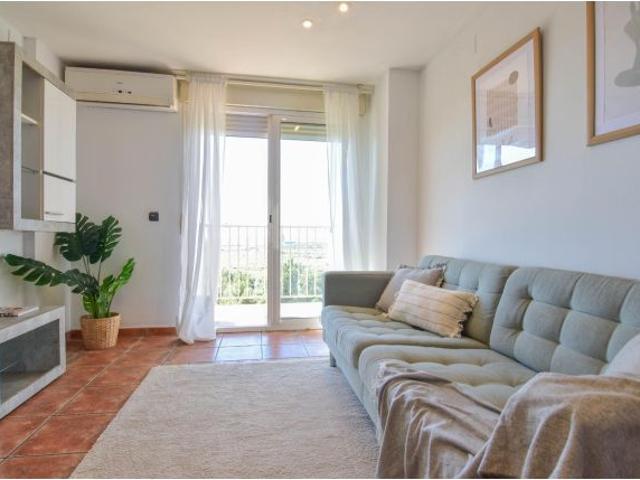 APARTAMENTO CON MAGNÍFICAS VISTAS AL MAR