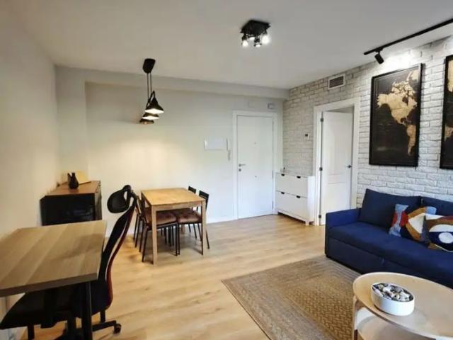 Apartamento con piscina en alquiler en Urbanización la Judía 12