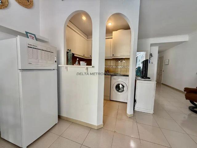 Apartamento con piscina en alquiler en Avda J M Galvan Bello 151
