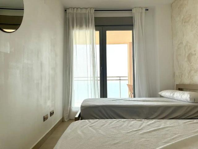 Apartamento con piscina en alquiler en Calle Forcall