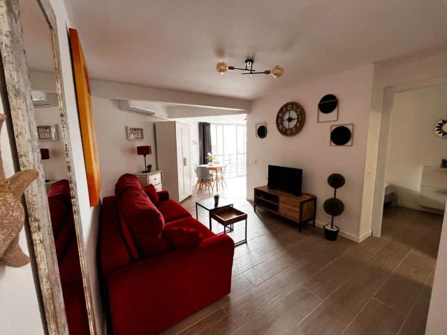 Apartamento con piscina en alquiler en Calle Gerona