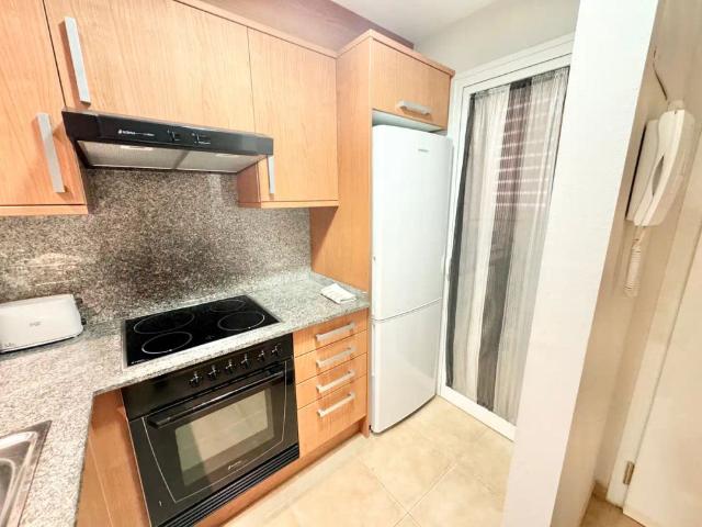 Apartamento con piscina en alquiler en Carrer Guillem de Castro