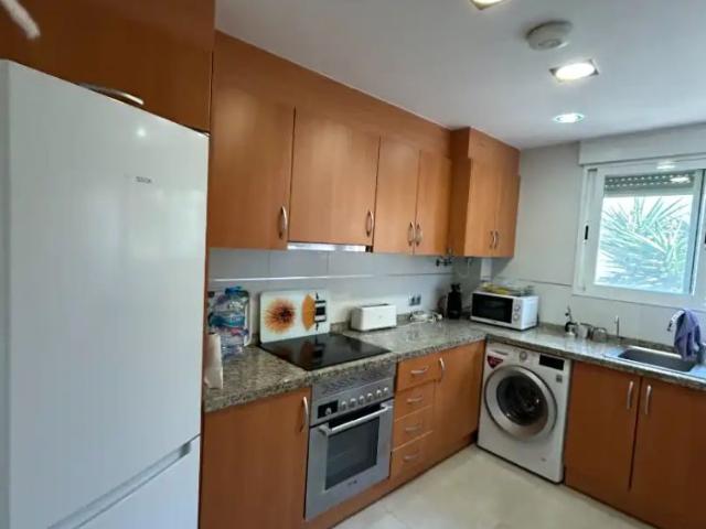 Apartamento con piscina en alquiler en Miramar