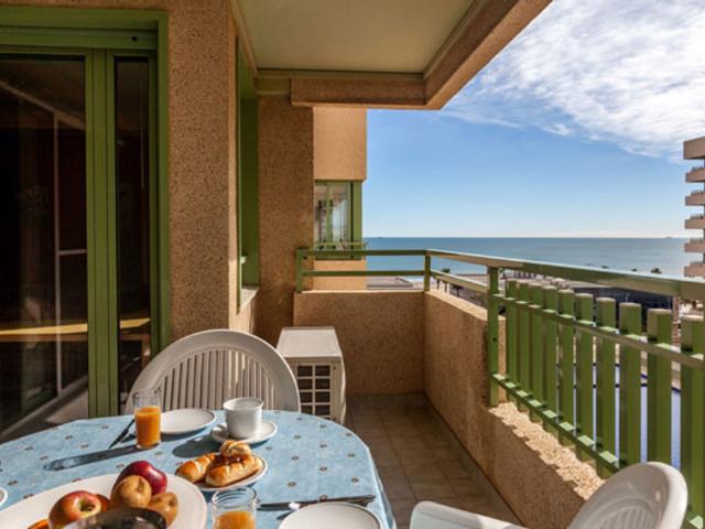 Apartamento con piscina en playa Patacona