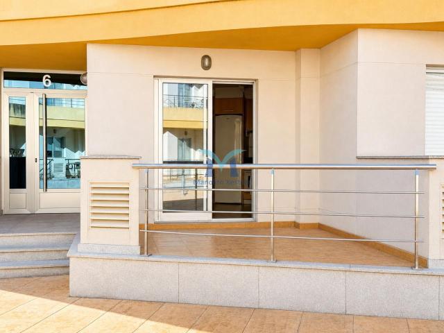 Apartamento con piscina, garaje, trastero y dos terrazas a 200 metros de la Playa de Corcubión