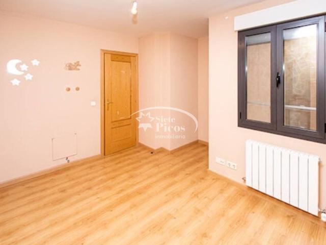 Apartamento con plaza de garaje