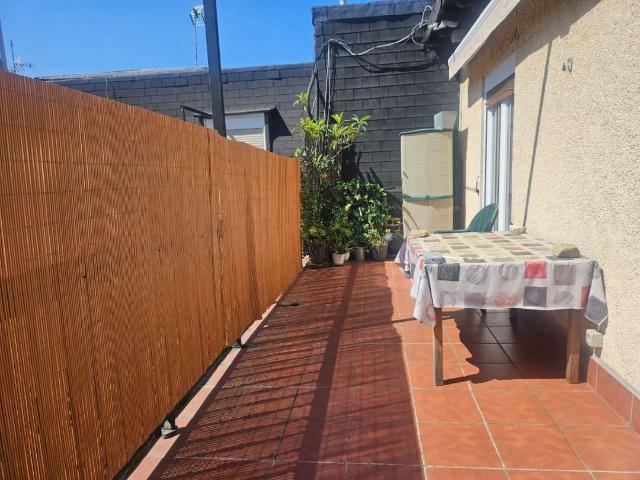 Apartamento con terraza en Gros