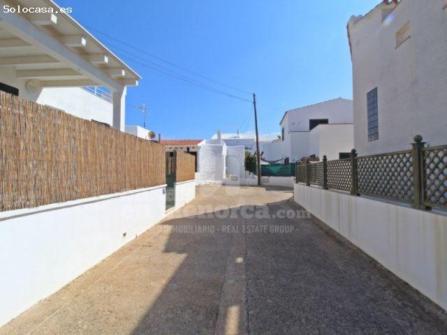 Apartamento con terraza privada a unos pasos de la cala de Biniancolla
