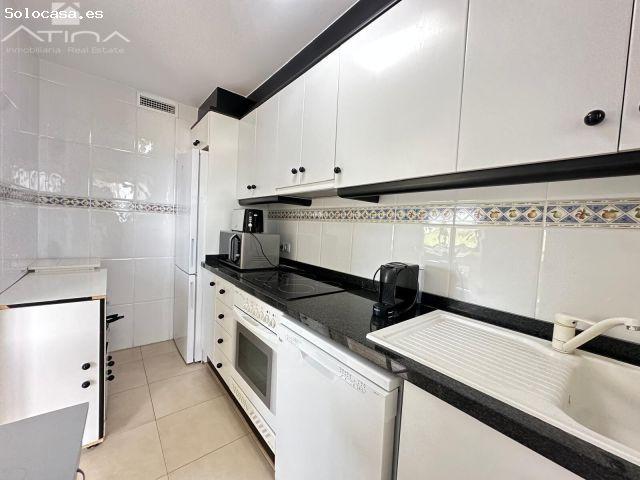 Apartamento con vistas abiertas al mar situado en primera línea de la playa de Guardamar