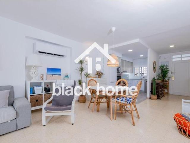 Apartamento con vistas al mar