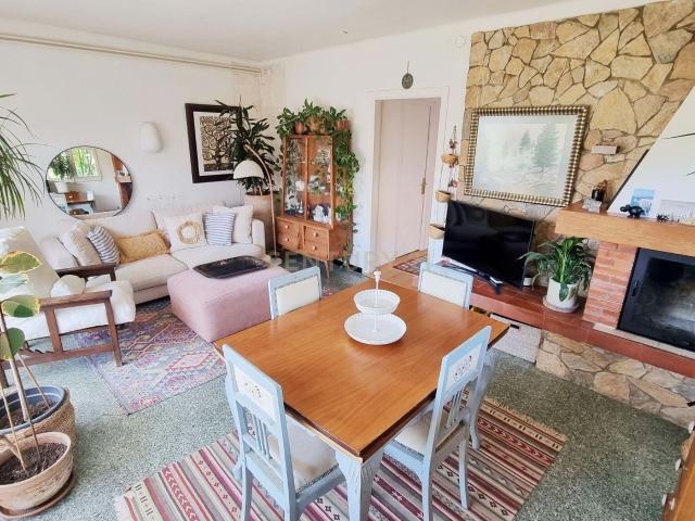 Apartamento con vistas al mar, terraza y garaje en la Argilera, Llançà