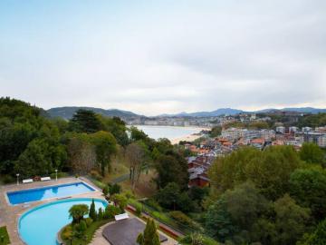 Apartamento con vistas al mar y montaña