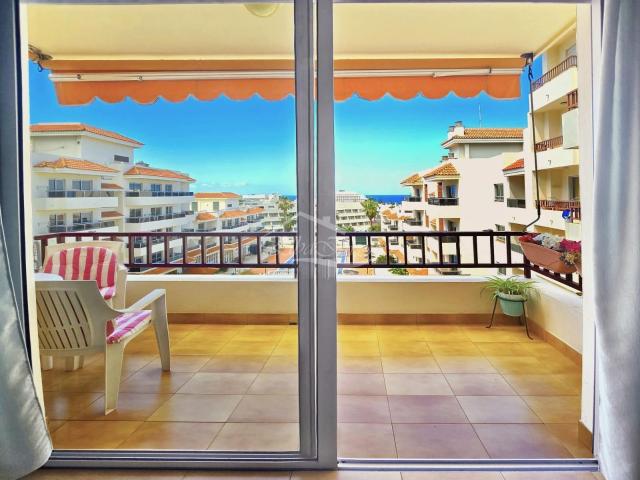Apartamento con vistas al mar y garaje en Playa de Las Améri. 88m² Playas de Fañabe