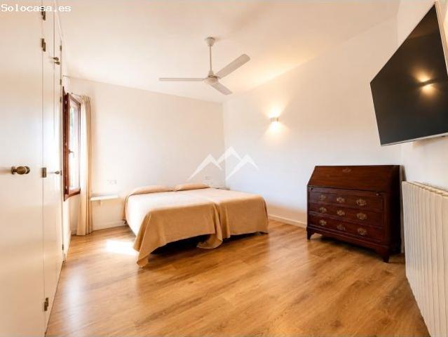 Apartamento con vistas al mar y piscina para alquiler de corta estancia en Cala Major