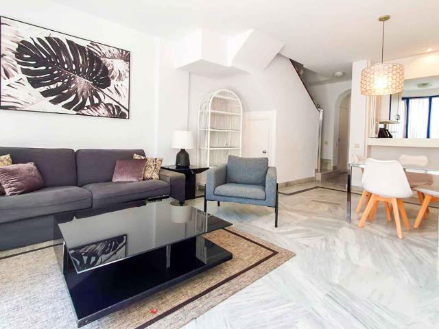 Apartamento con vistas al mar al lado de la playa en Marbella centro en venta