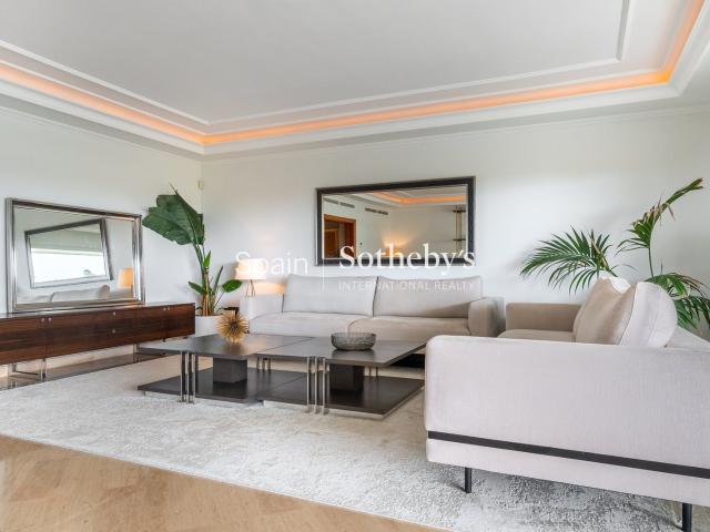 Apartamento con vistas al mar en El Embrujo de Banús, exclus. 281m² Marbella