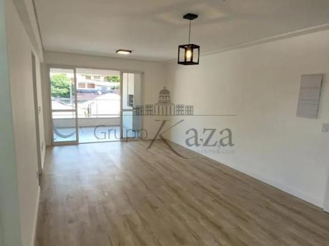Apartamento Condomínio Barão Palace Vila Formosa Jacareí 3 Dormitórios uma suíte 102m²