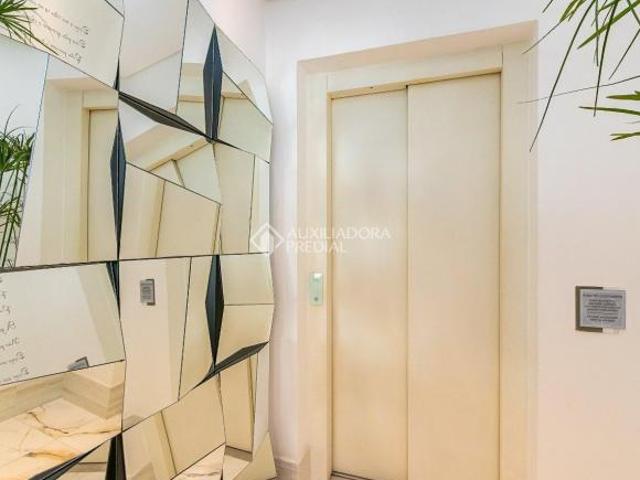 Apartamento Condomínio Clube no Água Verde, 193 metros privativos, 3 suítes e 3 vagas
