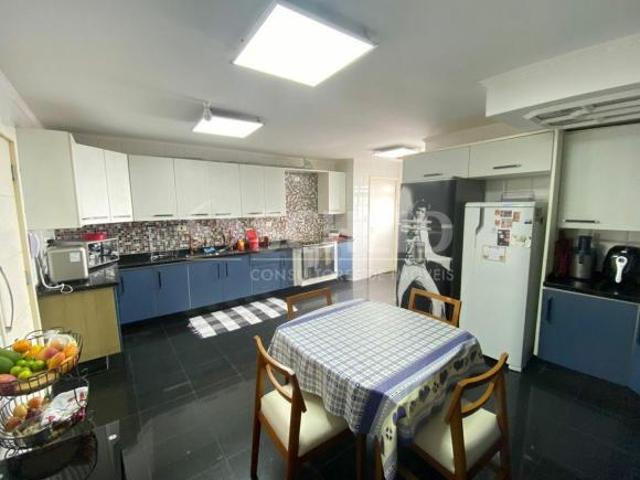 APARTAMENTO CONDOMÍNIO GREEN VILLAGE COM 185 M² COM 4 DORMITÓRIS SENDO 3 SUÍTES, 2 VAGAS