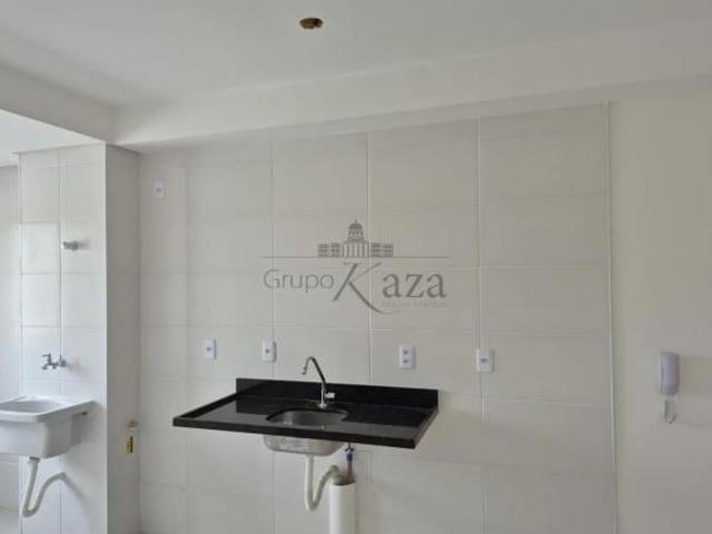 Apartamento Condomínio Portal das Oliveiras Jardim São Vicente 2 Dormitórios 55m²