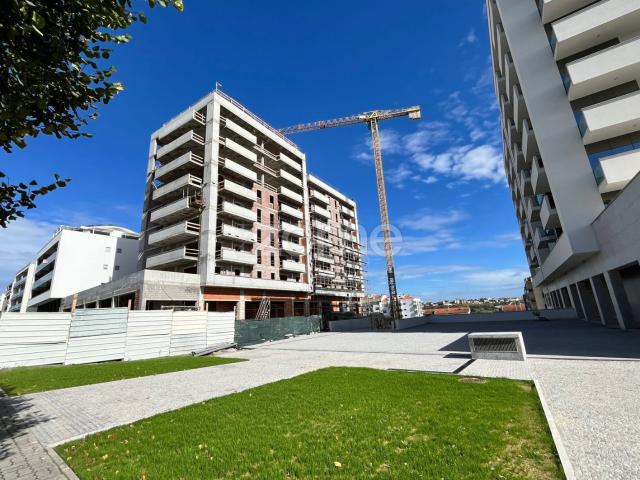Apartamento Cobertura Duplex T1+1 c/ Terraço Junto ao Palácio do Gelo