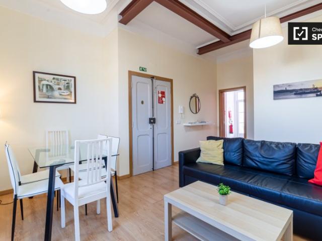 Apartamento colorido de 2 quartos para alugar em Oeiras, Lisboa