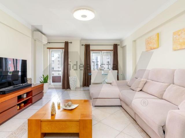 Apartamento, Corroios