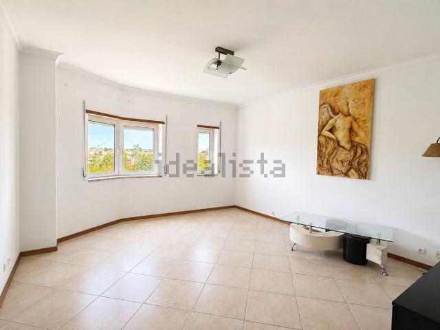 Apartamento, Corroios
