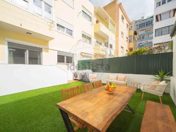 Apartamento à venda em Pêra de Baixo