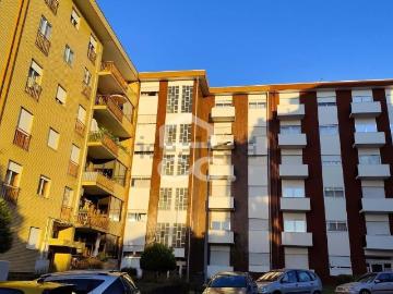 Apartamento à venda em Creixomil - Cozinha equipada