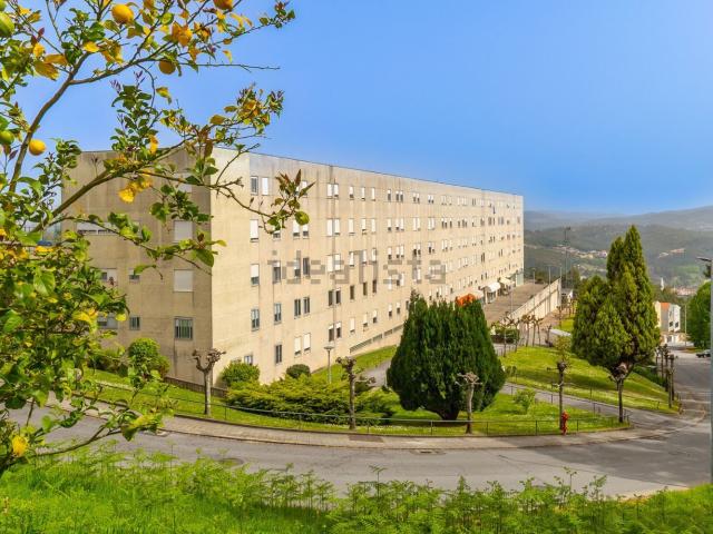 Apartamento, Crestuma