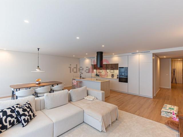 Apartamento, Cristelos Boim Ordem