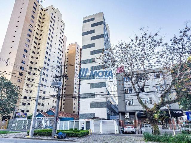 Apartamento de 46 m² na Iguaçu Água Verde Curitiba PR, aluguel por R$ 2.700/mês