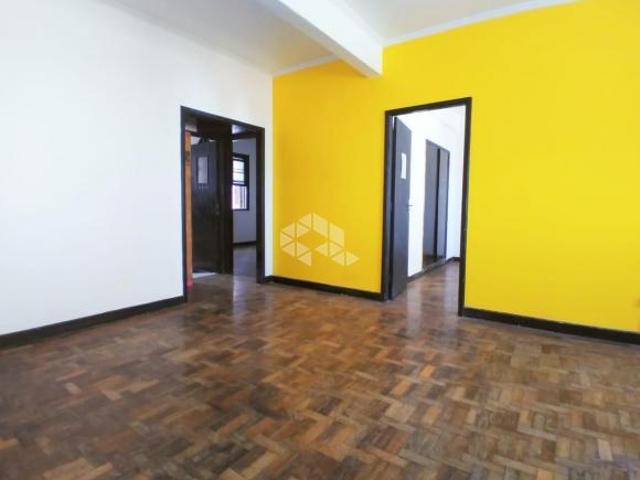Apartamento de 4 dormitórios no Centro Histórico