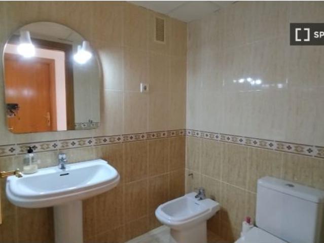Apartamento de 4 dormitorios en alquiler en Murcia, se admiten invitados durante la noche