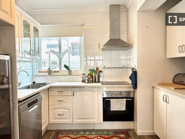 Apartamento de 4 dormitorios en alquiler en Mijas, Málaga